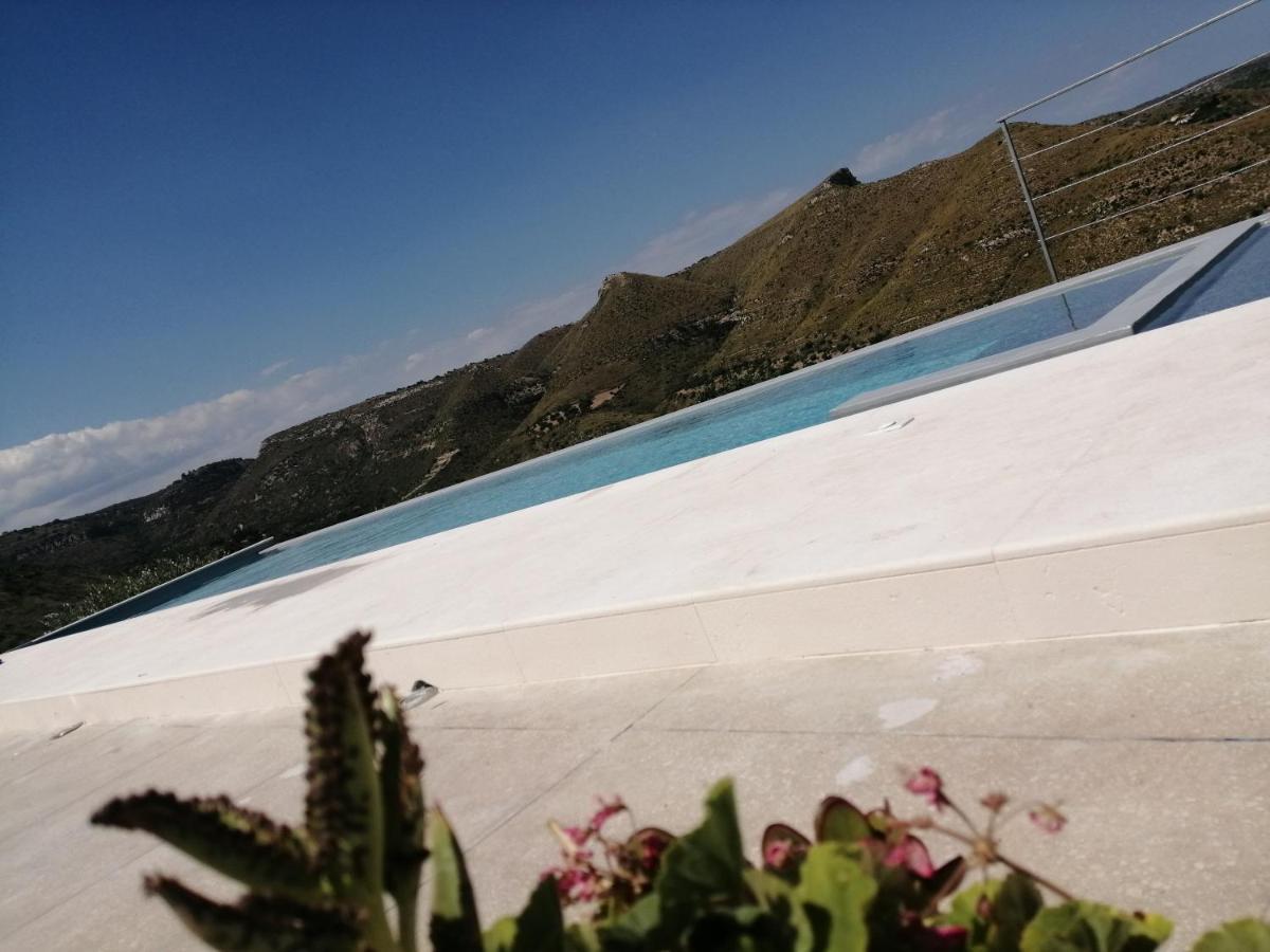 Villa Meriem Noto Eksteriør bilde